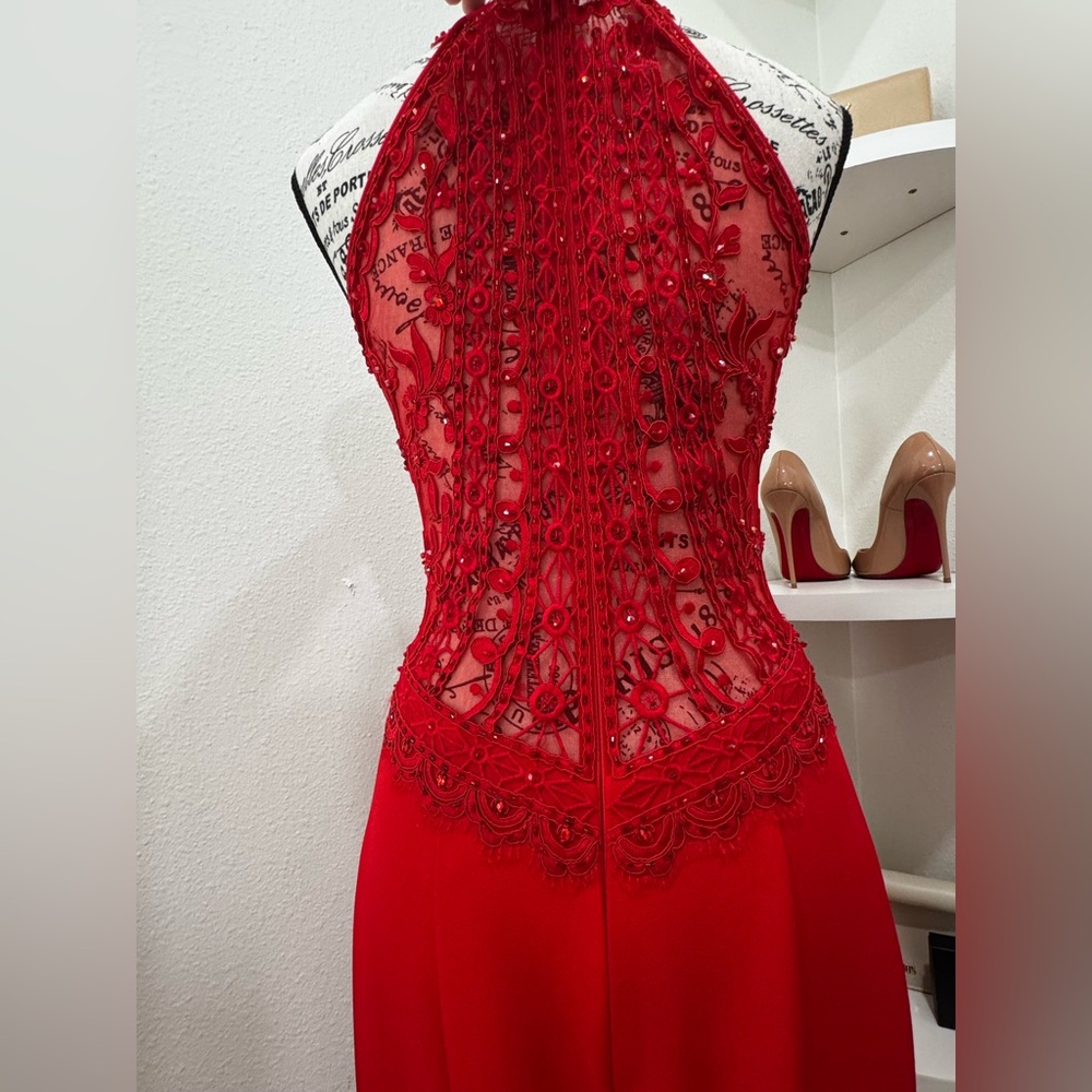 Faviana Red Sweetheart Neckline Sleeveless Prom Gown - Picture 8 of 9